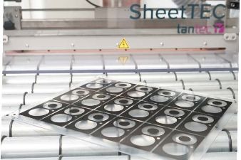 SheetTEC migliora la tensione superficiale di acrilici e policarbonati per una migliore adesione